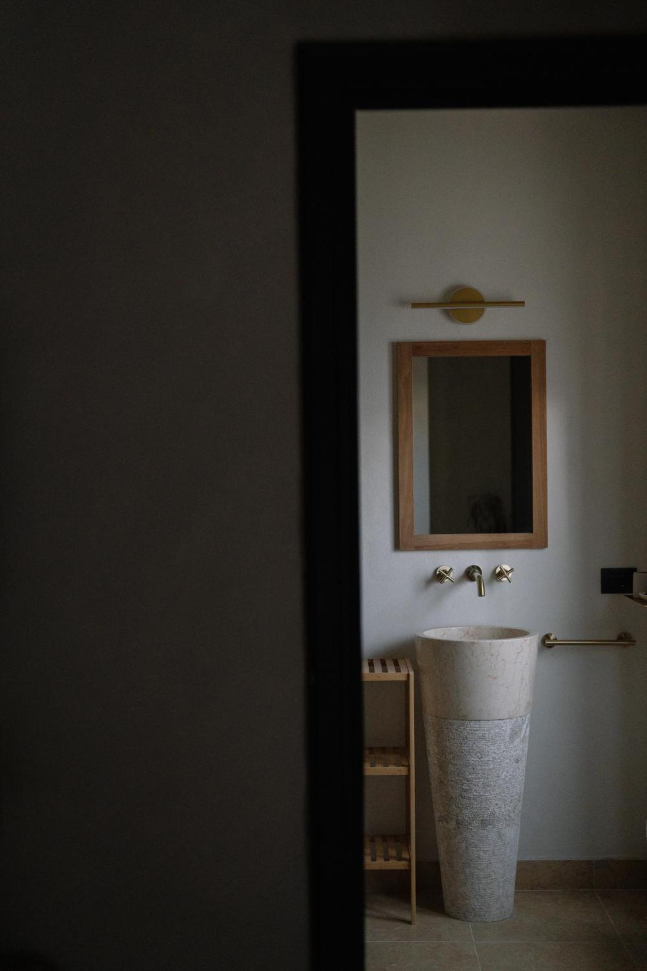 Taga Suites CTA Exteriör bild