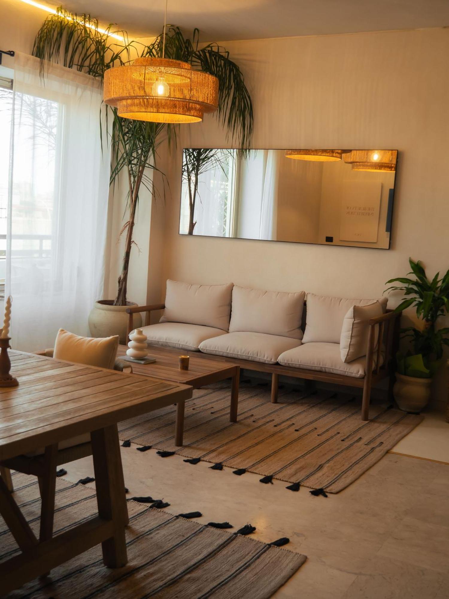 Taga Suites CTA Exteriör bild